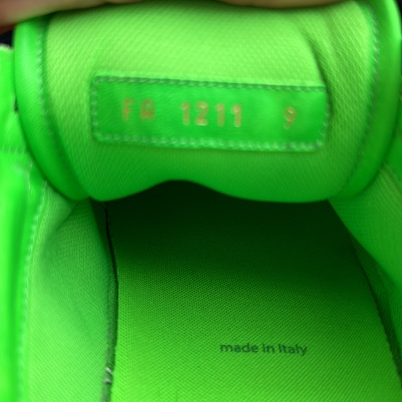 Men’s Louis Vuitton Ollie Richelieu Sneaker - Picture 7 of 7